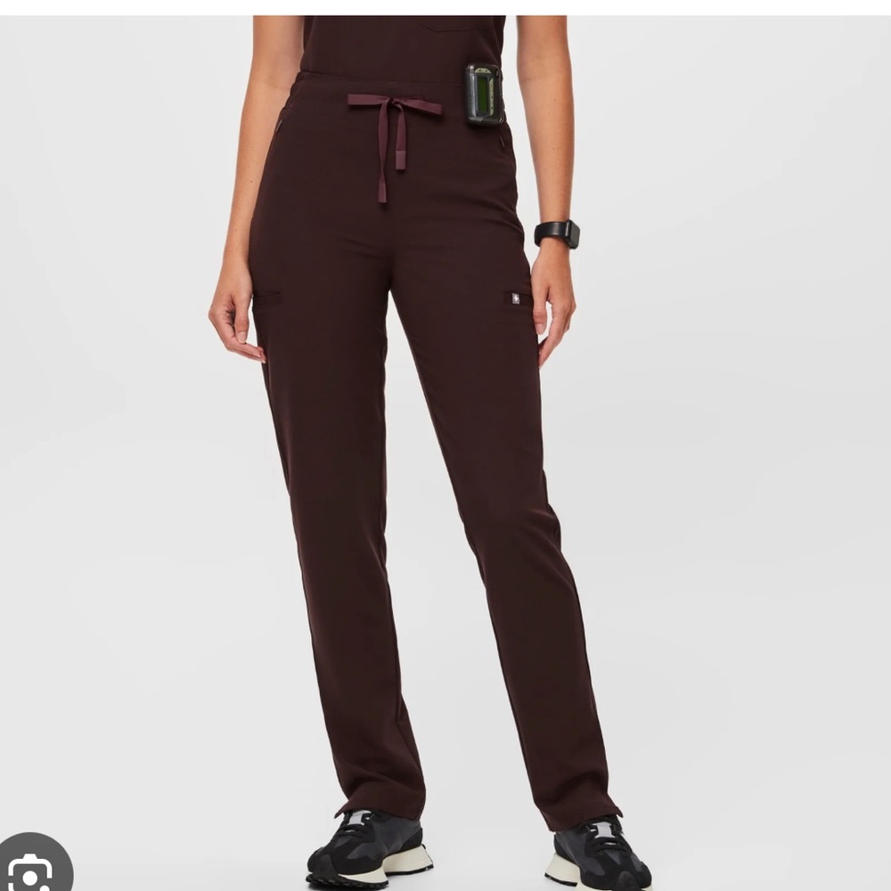 FIGS Women's Espresso Scrub Pants